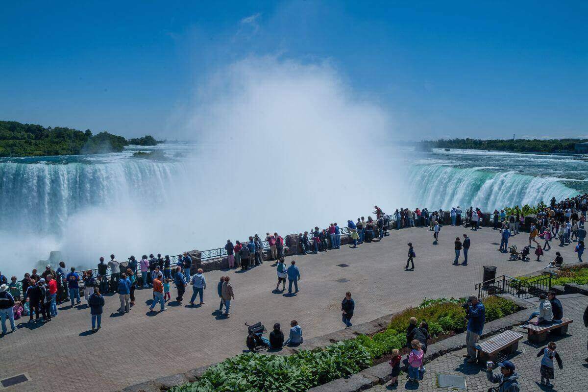 Niagara Falls Tours Limo Service in Brampton